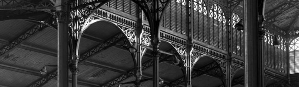 Black and white photograph of Les Halles market taken by Robert Doisneau